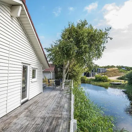 בית נופש Cozy Lakeside Retreat - By Traum