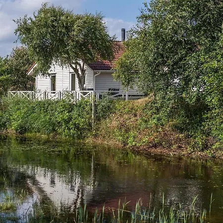 Cozy Lakeside Retreat - By Traum בית נופש Fanø